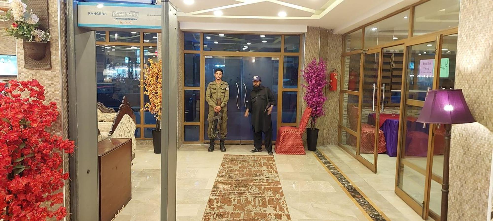 Grace Crown Hotel Islamabad Esterno foto
